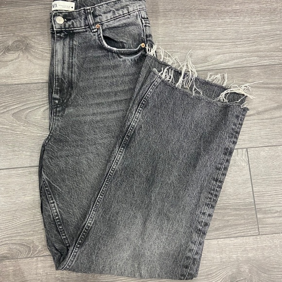(Brand New) Women's Zara high waist straight leg distressed jeans. - Picture 6 of 8